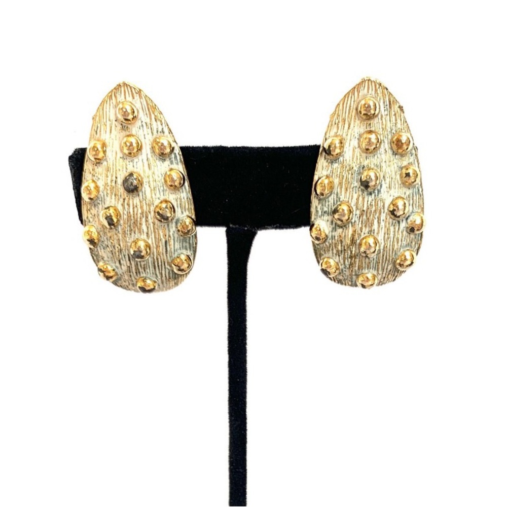 Fabulous VINTAGE Clip on Earrings!!